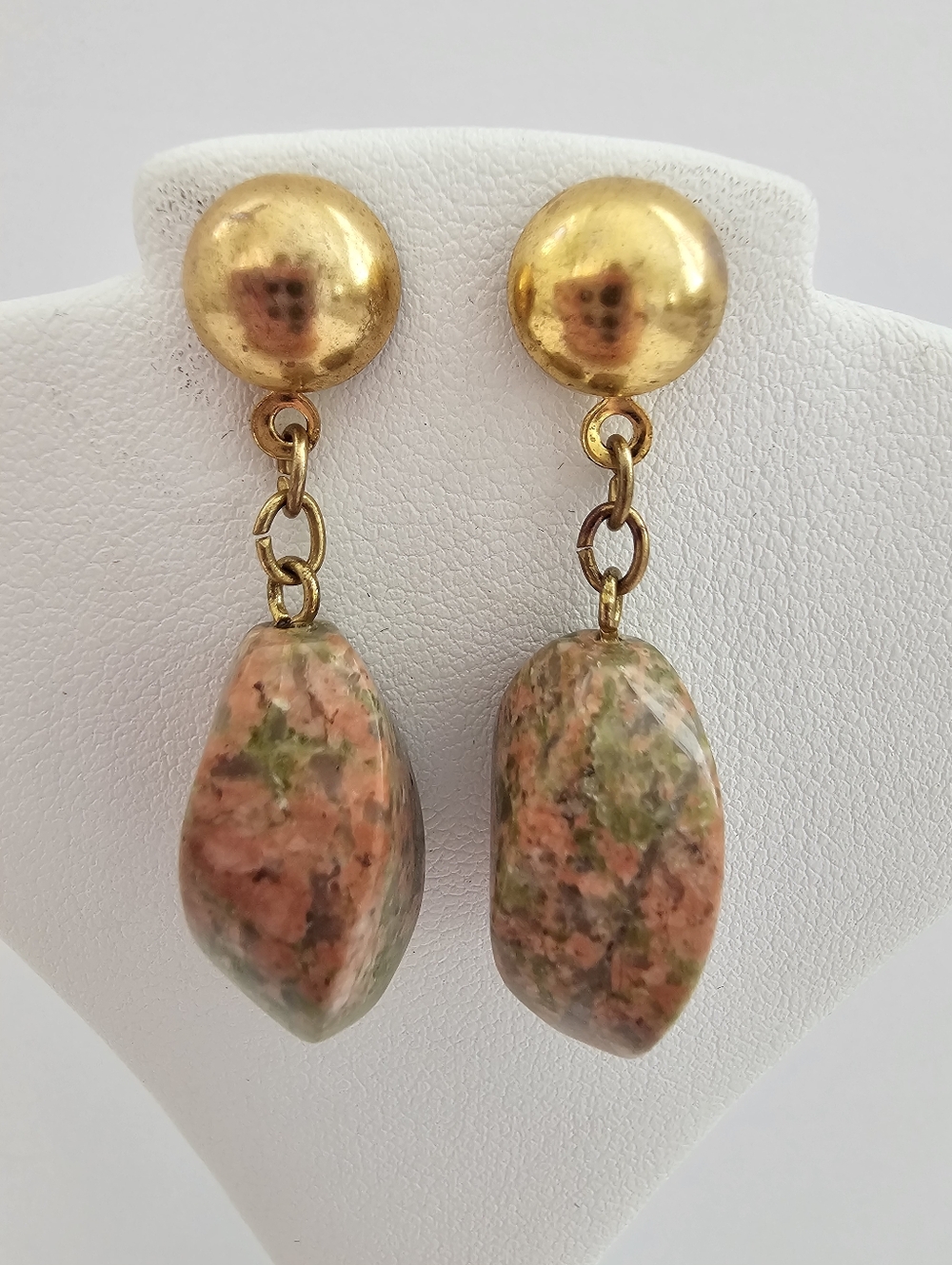 Vintage Unakite Gemstone Dangle Earrings | Pink & Green Mottled Stone Gold Tone
